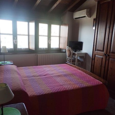 Bed & Breakfast Ca' Di Vissai Arnasco Værelse billede